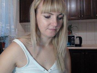 BlondeDoll22 bongacams