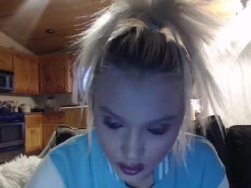 dakotagoesdoll chaturbate