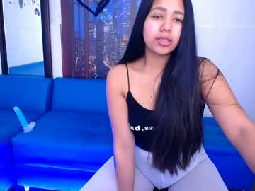 lau_brunette chaturbate