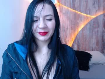 leah_bran chaturbate