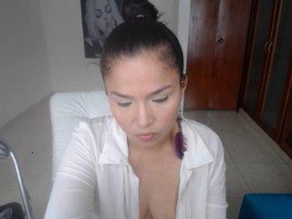 LizzCardona bongacams