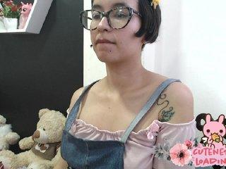 roxxanecute bongacams