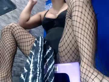 selfsuckerprettydollxplode chaturbate