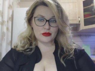 WifeyNusha bongacams